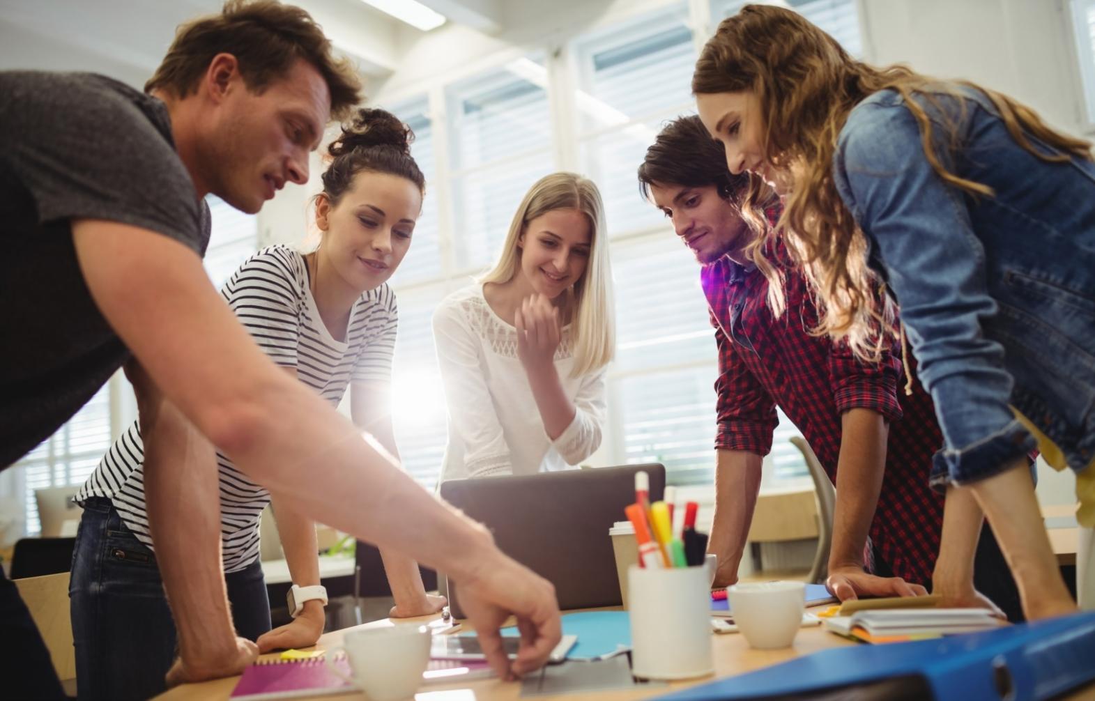 Teilnehmer analysiert Ranking-Daten während einer Online-Meisterklasse